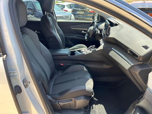 PEUGEOT 3008 ALLURE 1.5 BLUE HDI AUTO SPANISH LHD IN SPAIN 91000 MILES 2022